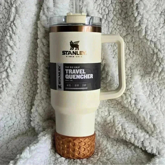 Stanley 40oz Magnolia Cream and Cooper - Picture 1 of 10